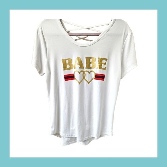 NO BOUNDRIES PLUS SIZE BABE & Hearts Graphic Tee. - Picture 2 of 9